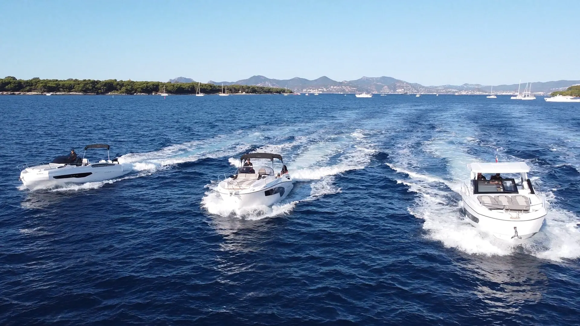 Karnic SL702 — Powerboat Karnic Powerboats