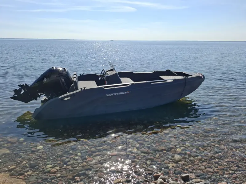 Sea Storm 17 — Day boat